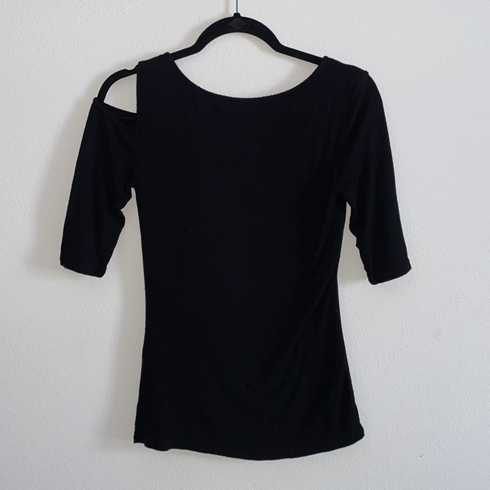 Keyhole and Cold Shoulder Top - Picture 4 of 5